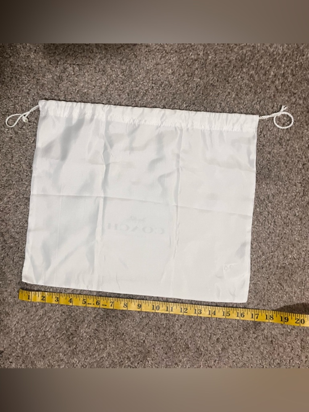 #20 COACH Drawstring Dust Bag in White - Picture 2 of 3